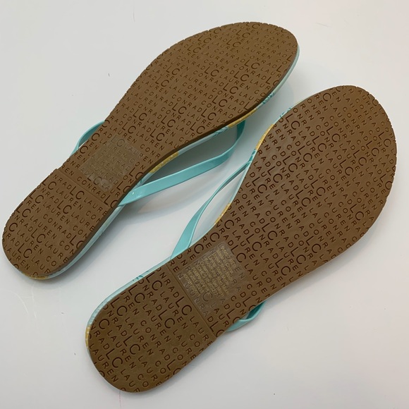 LC LAUREN CONRAD Sandals Flip Flops Pineapple Beach Summer Yellow Aqua Sizes 7 9 - Picture 7 of 8